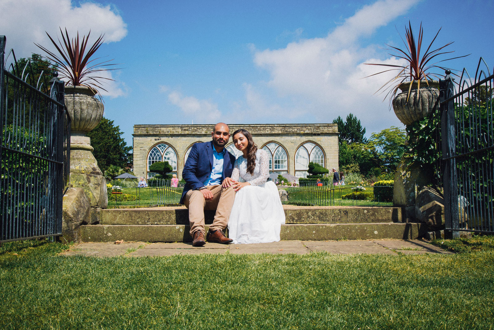 Warwick-Castle-pre-wedding-photoshoot Idea