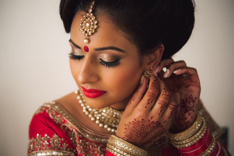 bridal-photo-of-ear-ring