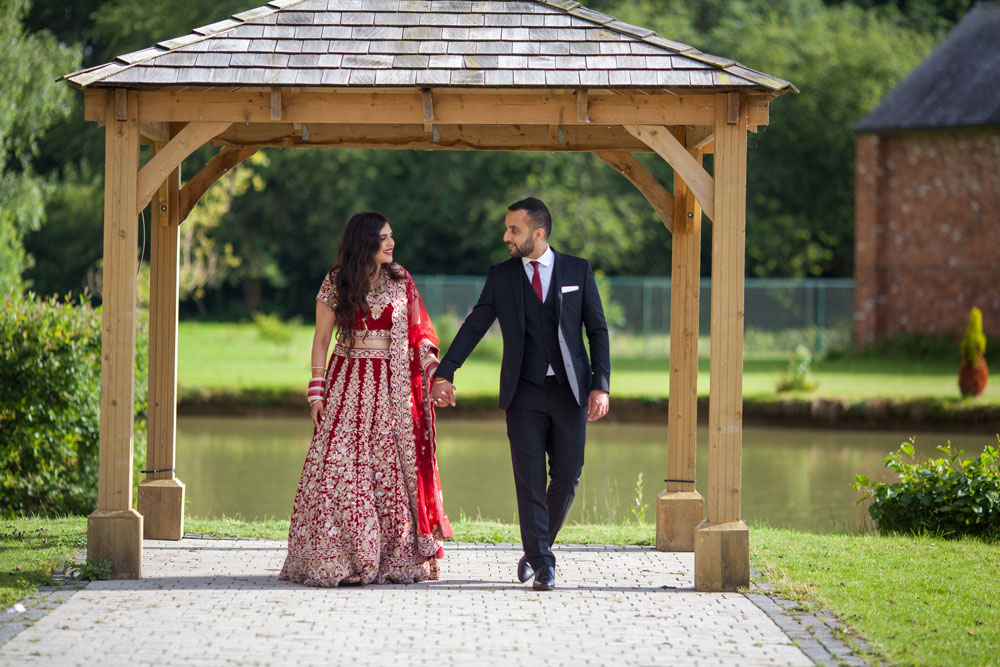 couple-photo-at-lakeside-suite