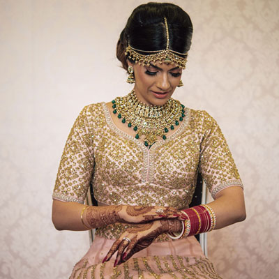 bride-portrait-messing-with-bangles
